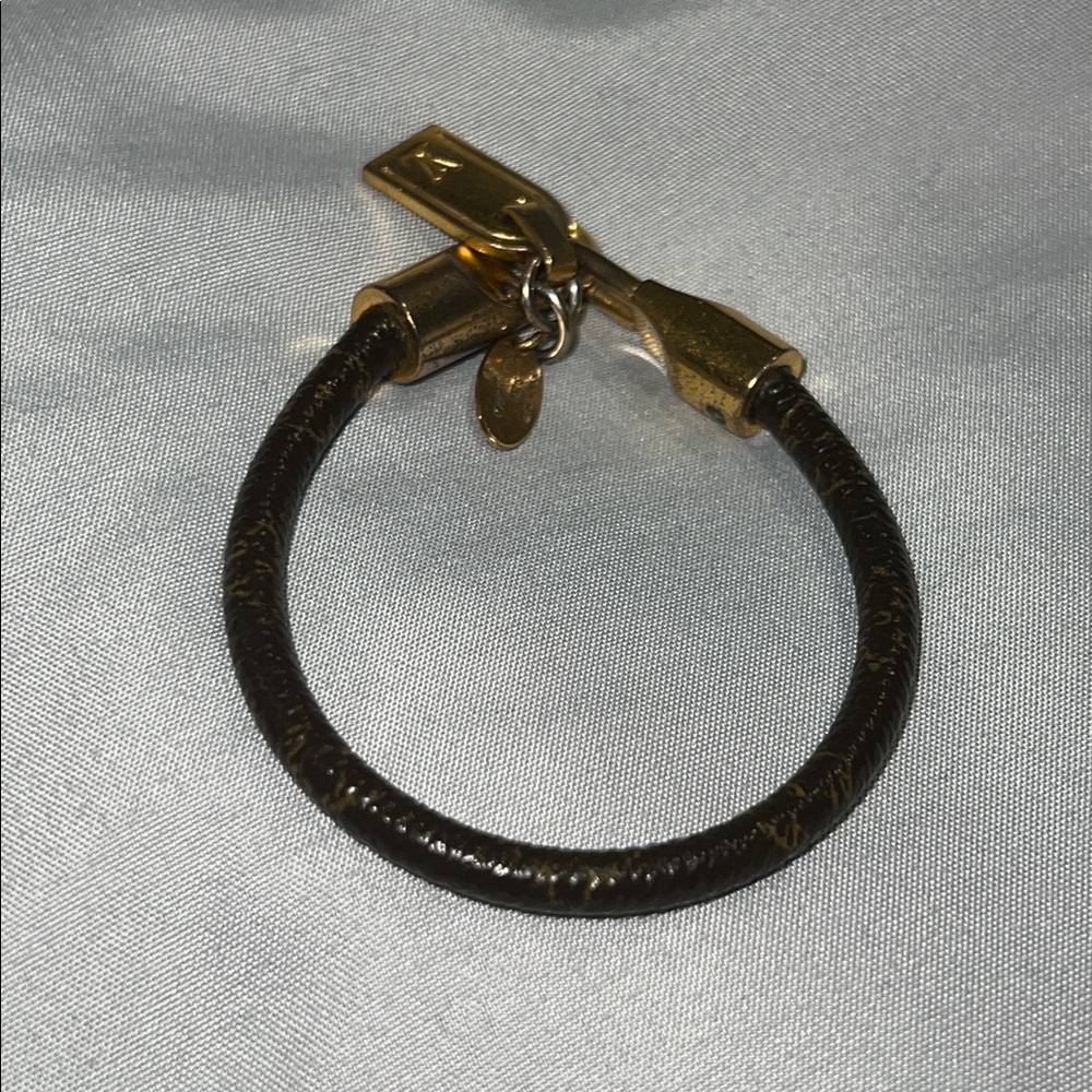 Louis Vuitton Luck It Brown Monogram Canvas Gold Tone Bracelet - Picture 8 of 12